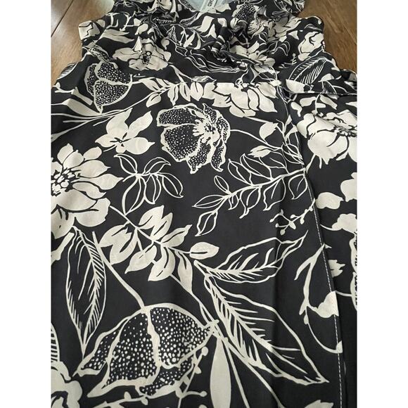 NWT Cupshe Sleeveless Tie‎ Waist Ruffle V Neck Floral Print Dress Size Small - Picture 3 of 6